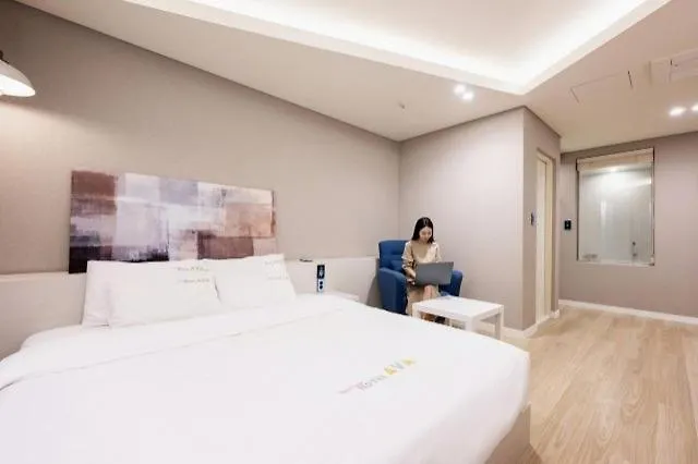 Busan Yeonsan Ava Motel