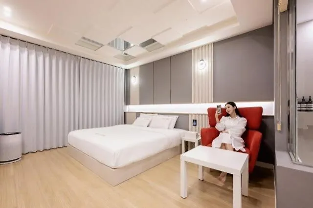 Motel Busan Yeonsan Ava